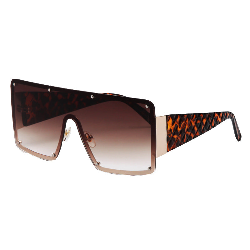 New Style Big Square Frame Piece Trend Rivet Sunglasses