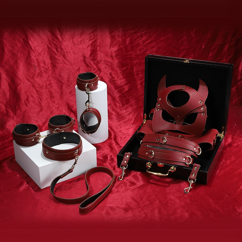 Leather binding and bondage set for adult sex toys